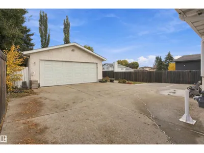 18208 99 AV NW photo 42