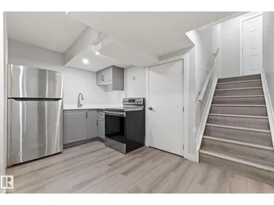 8955 150 ST NW photo 36