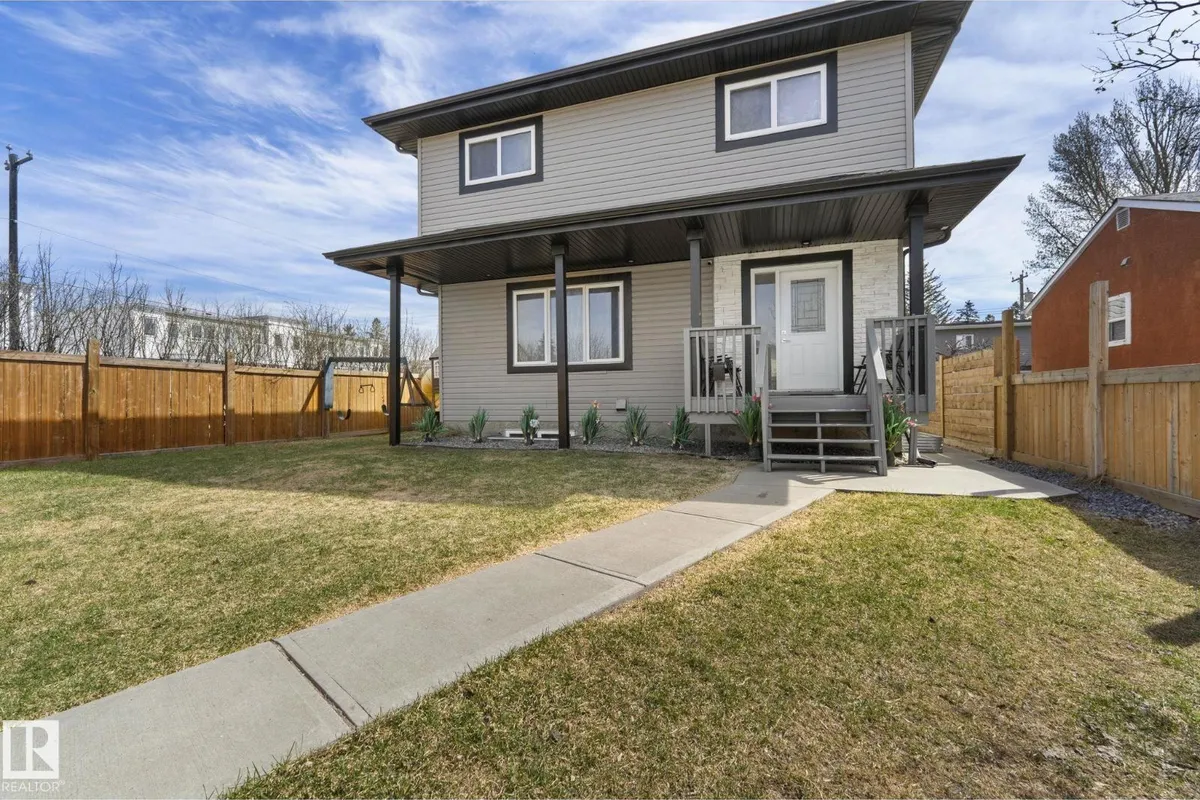 8955 150 ST NW exterior