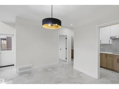 2155 1 AV SW photo 20
