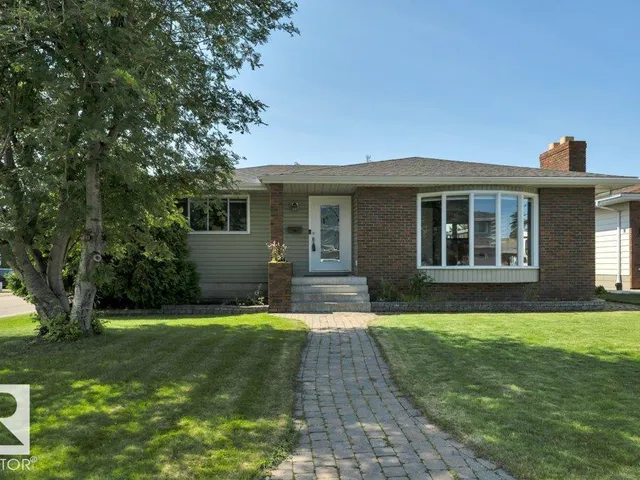 6960 21 AV NW, Edmonton