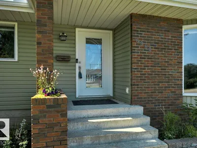 6960 21 AV NW photo 6