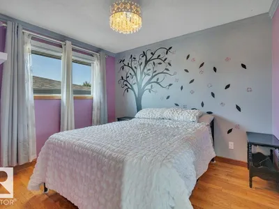 6960 21 AV NW photo 30