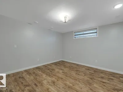 6960 21 AV NW photo 49