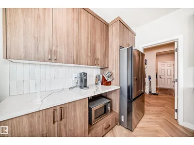 4231 206 ST NW photo 8