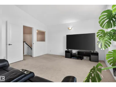 14832 48 ST NW photo 17