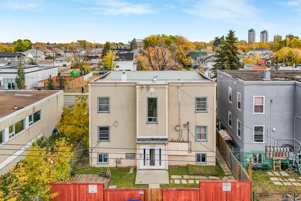 10970 97 ST NW photo 3