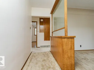 10509 77 ST NW photo 6