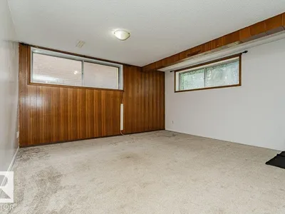 10509 77 ST NW photo 30