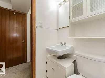 10509 77 ST NW photo 42