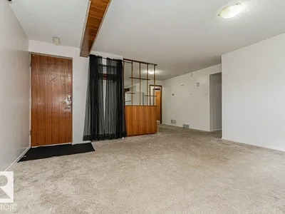 10509 77 ST NW photo 32