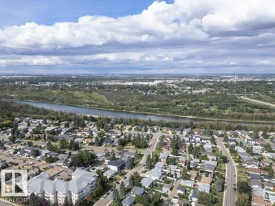 10509 77 ST NW photo 59