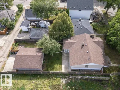 10509 77 ST NW photo 55
