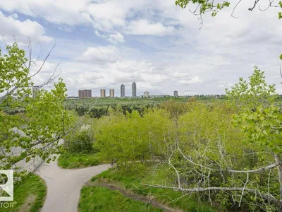 10509 77 ST NW photo 61