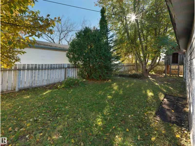 10943 63 AV NW photo 5