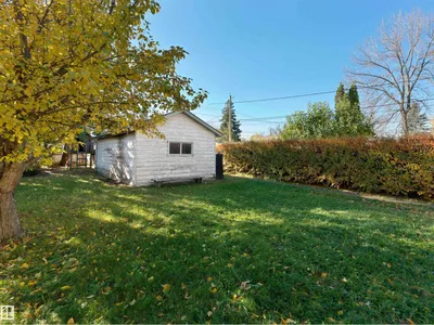 10943 63 AV NW photo 7