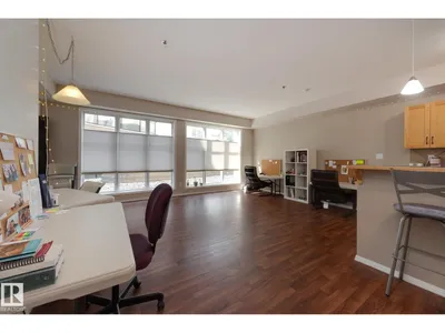 #162 4823 104A ST NW photo 14