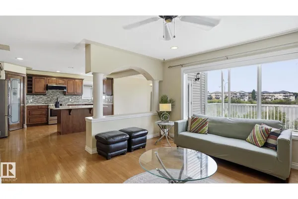 6116 53 AV photo 2