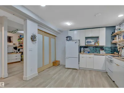 12205 112 AV NW photo 36