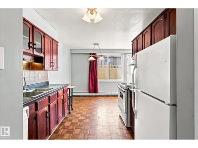 #104 7805 159 ST NW photo 11
