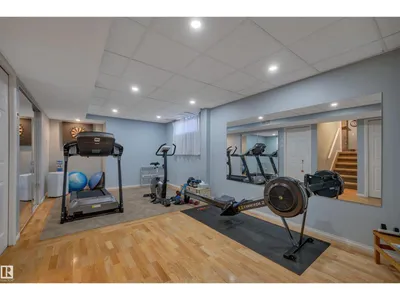 5735 152A AV NW photo 37