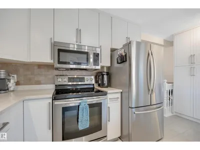 5735 152A AV NW photo 12