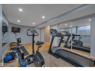 5735 152A AV NW photo 38