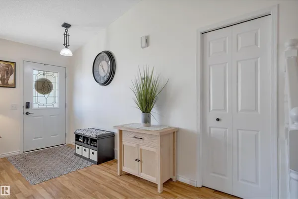 5735 152A AV NW photo 2