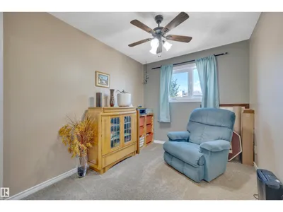 5735 152A AV NW photo 23
