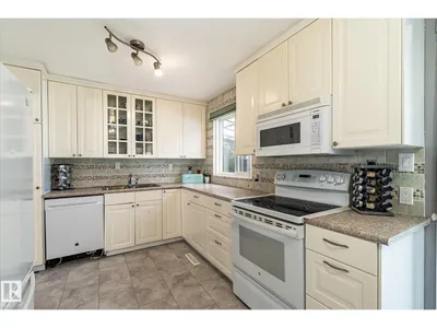 12820 132 ST NW photo 9