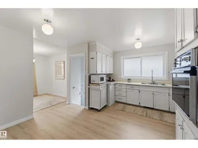 6207 146 AV NW photo 21