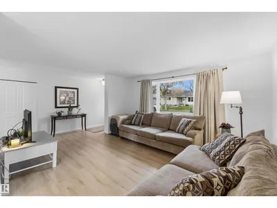 6207 146 AV NW photo 11
