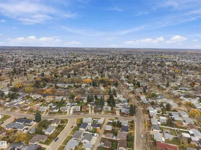 6207 146 AV NW photo 63