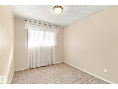 7612 40 AV NW photo 23
