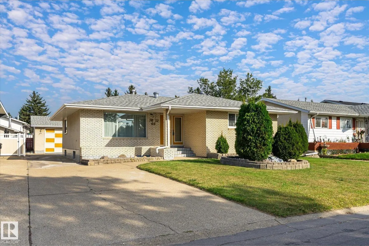 7612 40 AV NW exterior