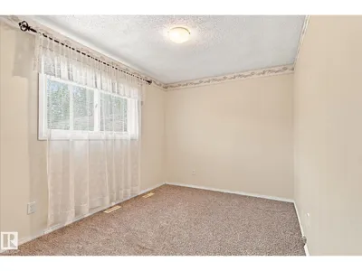 7612 40 AV NW photo 20