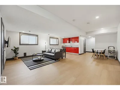 10351 147 ST NW photo 25