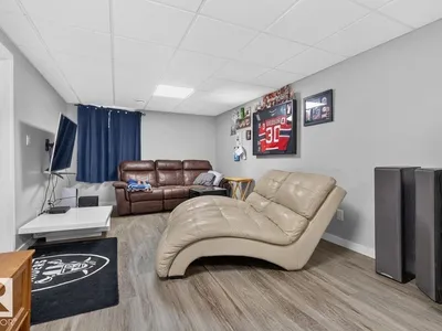 15711 84 AV NW photo 10