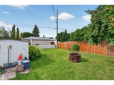 15711 84 AV NW photo 15