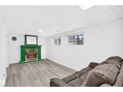 14240 23 ST NW photo 12