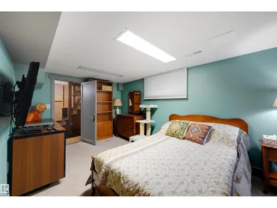 12220 109 AV NW photo 28