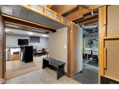 12220 109 AV NW photo 26