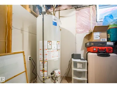 14616 88 AV NW photo 41