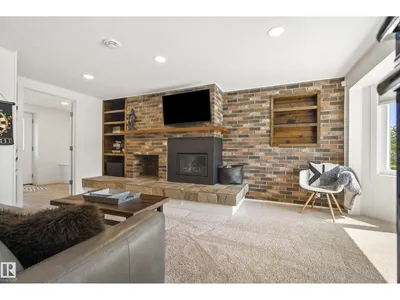 14616 88 AV NW photo 29