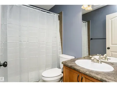 12051 18 AV SW SW photo 21