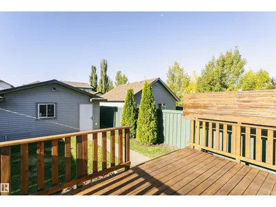 12051 18 AV SW SW photo 25