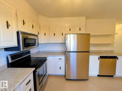 12716 125 ST NW photo 27