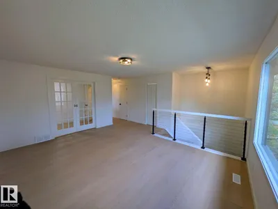 12716 125 ST NW photo 4