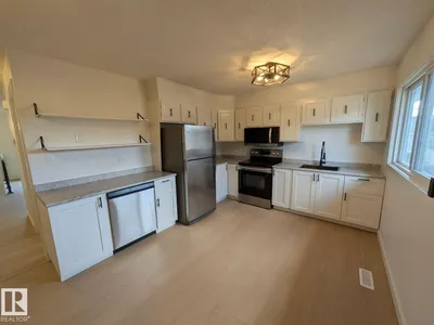 12716 125 ST NW photo 5