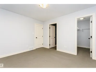 12051 18 AV SW SW photo 17